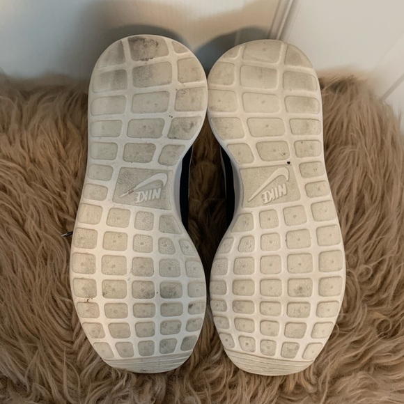 SOLD 🛍 Nike Rosche Run (Purple/White) - Picture 6 of 6